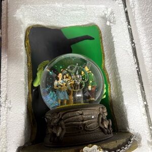 Wizard of Oz Musical Snow Globe